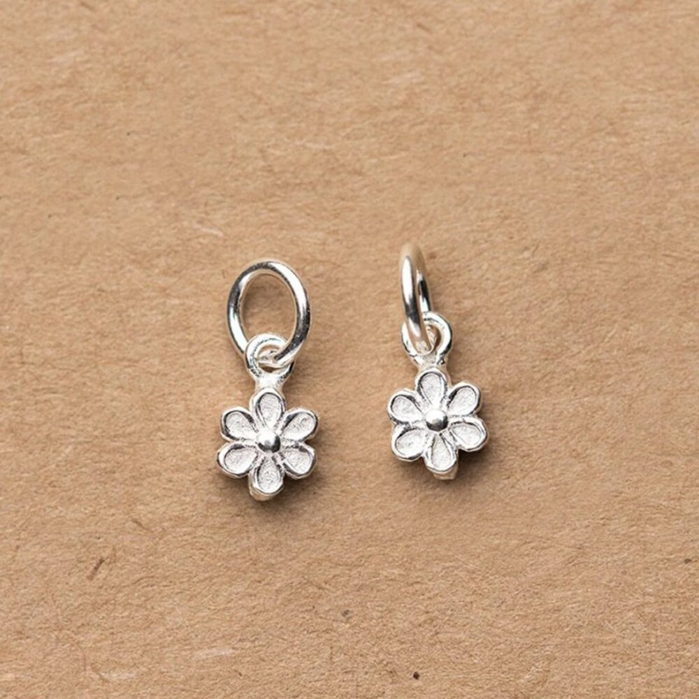 Sterling Silver Chic Daisy Floral Charm
